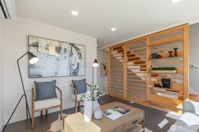 1529 Grandview Place E, Seattle, WA 98112