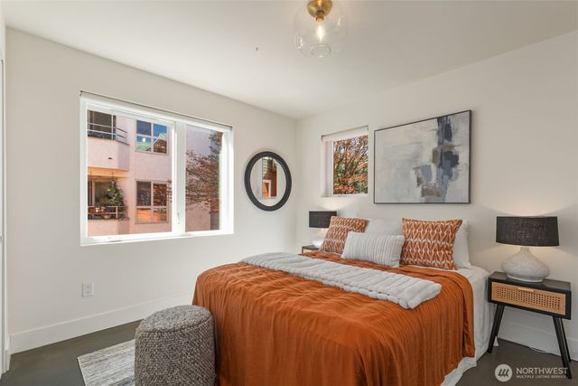 1529 Grandview Place E, Seattle, WA 98112