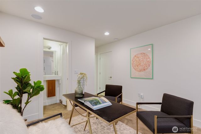 1529 Grandview Place E, Seattle, WA 98112