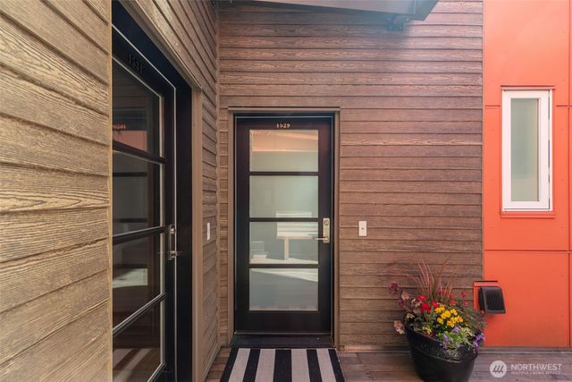 1529 Grandview Place E, Seattle, WA 98112