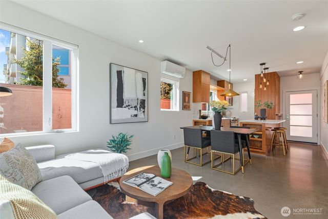 1529 Grandview Place E, Seattle, WA 98112