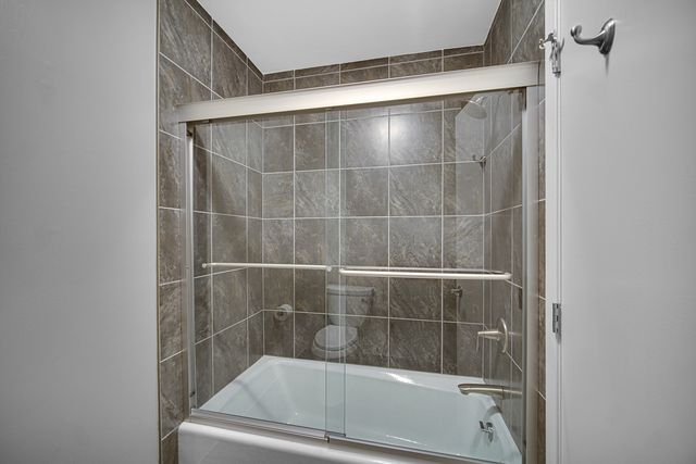 1066 SHERMER Road 11, Northbrook, IL 60062
