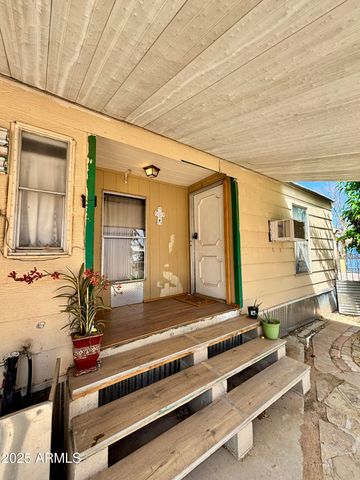 5207 N Black Canyon Highway 18, Phoenix, AZ 85015