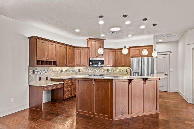 545 Bridge Creek Drive, Central Point, OR 97502