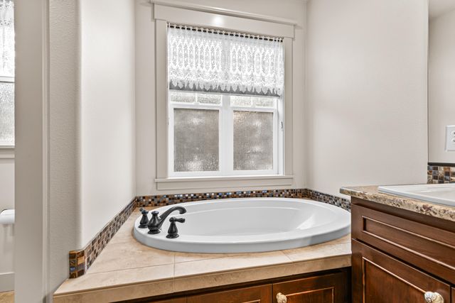 545 Bridge Creek Drive, Central Point, OR 97502