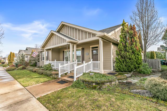 545 Bridge Creek Drive, Central Point, OR 97502