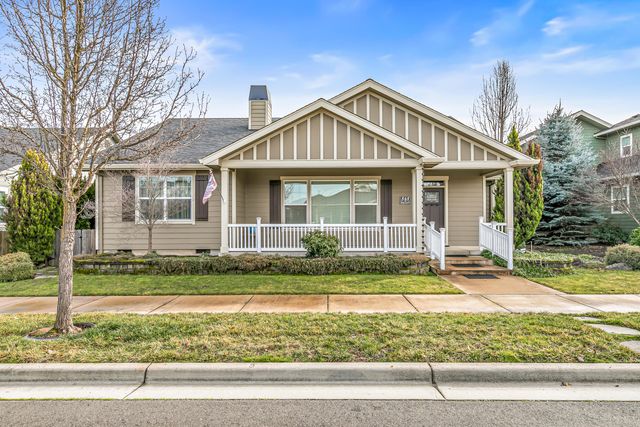 545 Bridge Creek Drive, Central Point, OR 97502