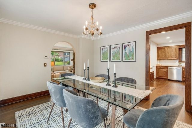 43 Pine St, Millburn Twp., NJ 07041