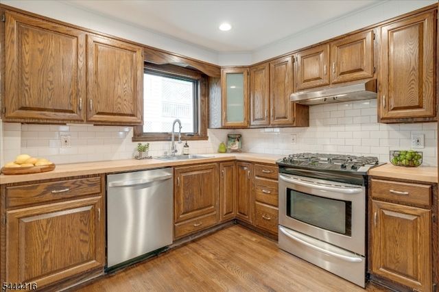 43 Pine St, Millburn Twp., NJ 07041