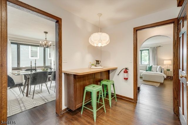 43 Pine St, Millburn Twp., NJ 07041