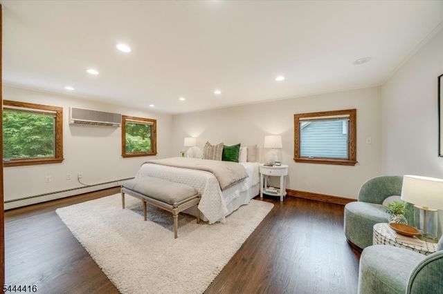 43 Pine St, Millburn Twp., NJ 07041