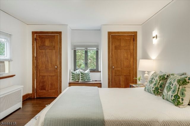 43 Pine St, Millburn Twp., NJ 07041