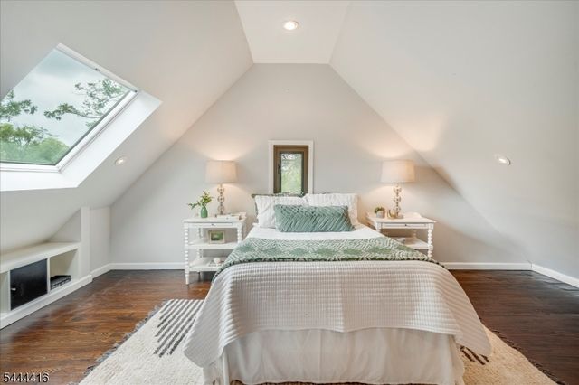 43 Pine St, Millburn Twp., NJ 07041