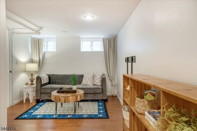 43 Pine St, Millburn Twp., NJ 07041