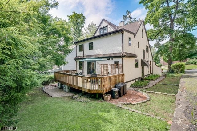 43 Pine St, Millburn Twp., NJ 07041