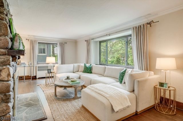 43 Pine St, Millburn Twp., NJ 07041