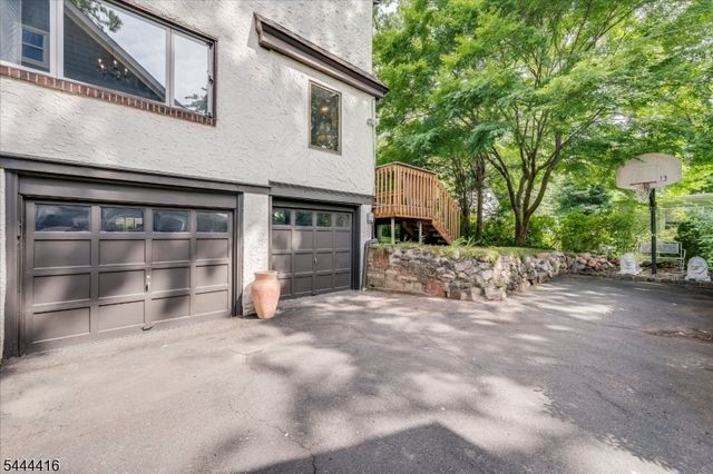 43 Pine St, Millburn Twp., NJ 07041