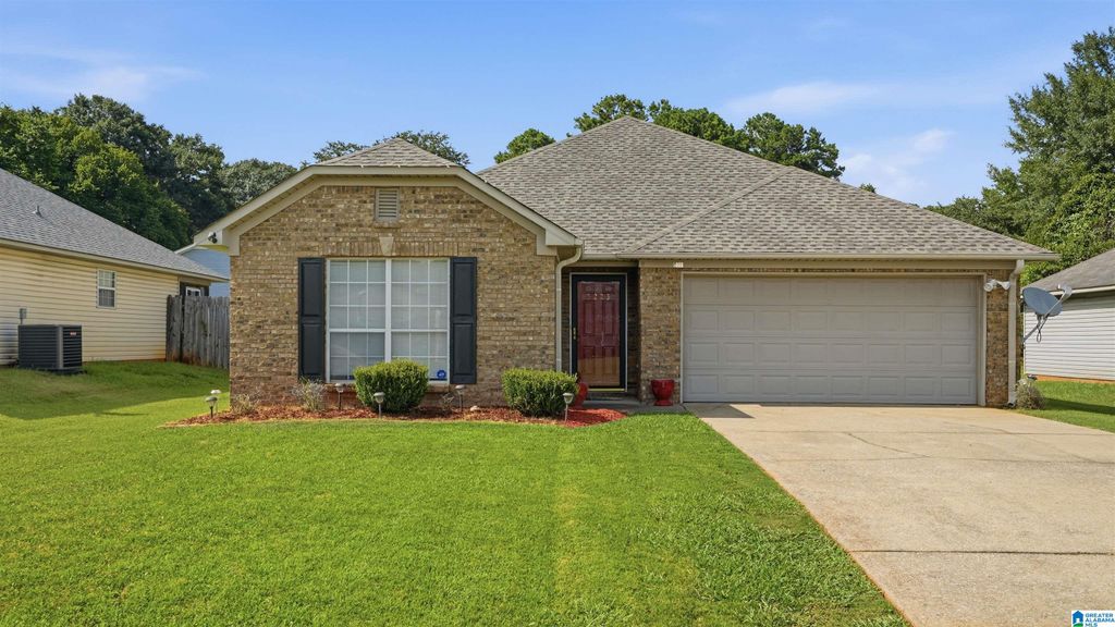 5223 GAYLE LANE, Hueytown, AL 35023
