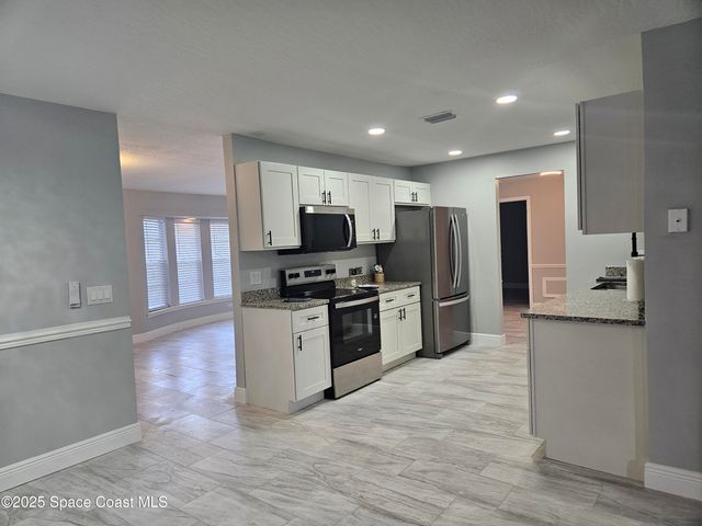 901 Falconer Street NW, Palm Bay, FL 32907