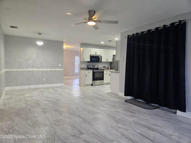 901 Falconer Street NW, Palm Bay, FL 32907