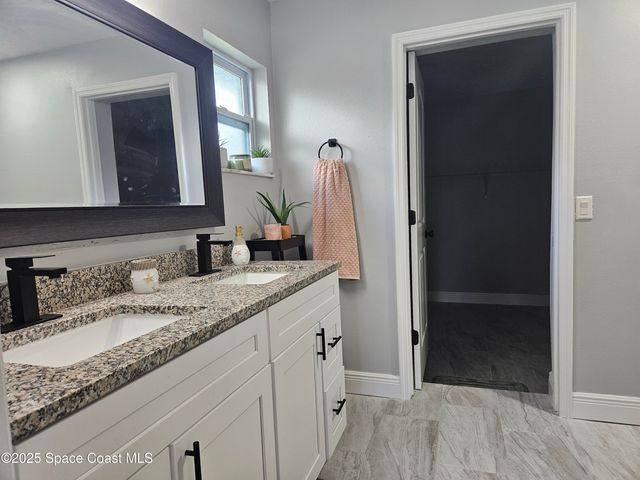 901 Falconer Street NW, Palm Bay, FL 32907