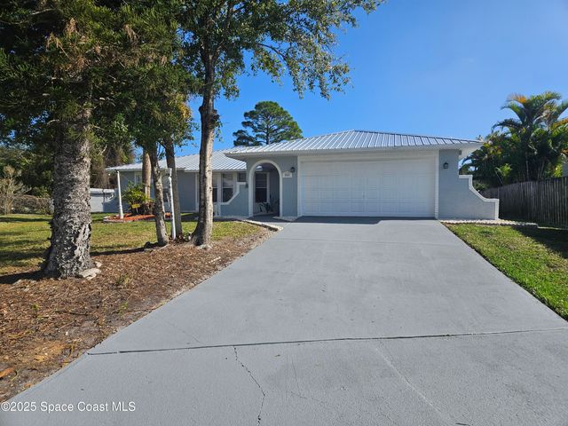 901 Falconer Street NW, Palm Bay, FL 32907