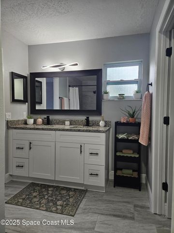 901 Falconer Street NW, Palm Bay, FL 32907