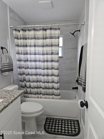 901 Falconer Street NW, Palm Bay, FL 32907