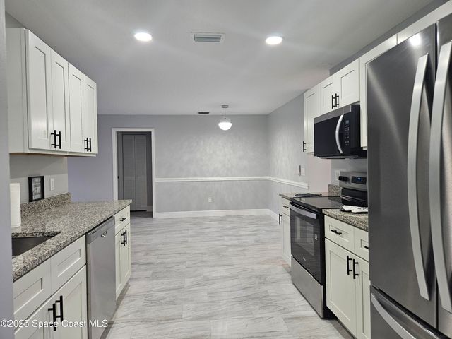 901 Falconer Street NW, Palm Bay, FL 32907