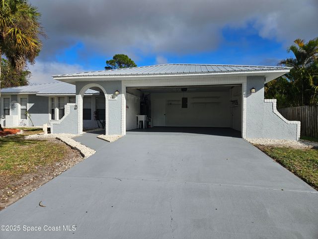 901 Falconer Street NW, Palm Bay, FL 32907