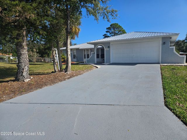 901 Falconer Street NW, Palm Bay, FL 32907