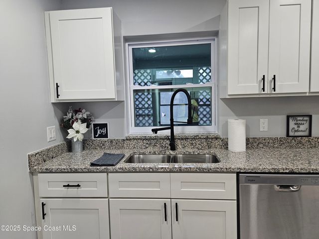 901 Falconer Street NW, Palm Bay, FL 32907