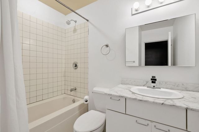 20 N State Street 611, Chicago, IL 60602