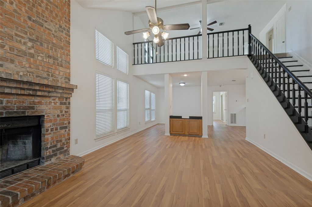 617 Valley Spring Drive, Arlington, TX 76018 — photo 5