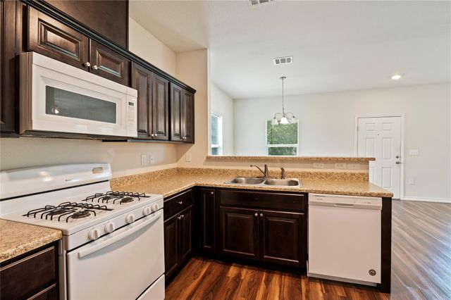 1125 Lake Road, La Marque, TX 77568