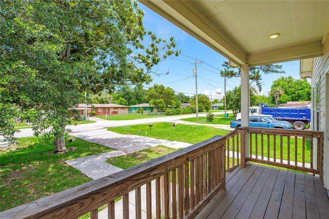 1125 Lake Road, La Marque, TX 77568