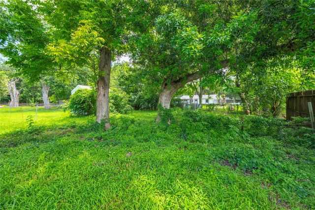 1125 Lake Road, La Marque, TX 77568