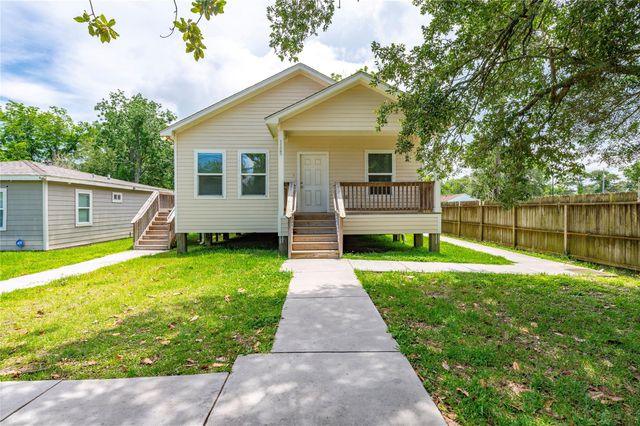 1125 Lake Road, La Marque, TX 77568