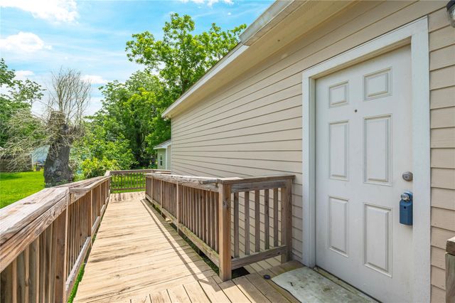 1125 Lake Road, La Marque, TX 77568