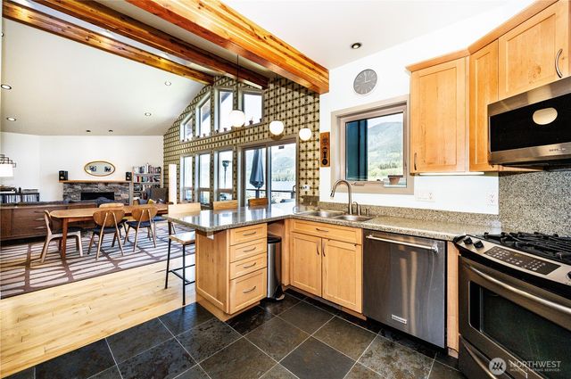 246 Shallow Shore Road, Bellingham, WA 98229