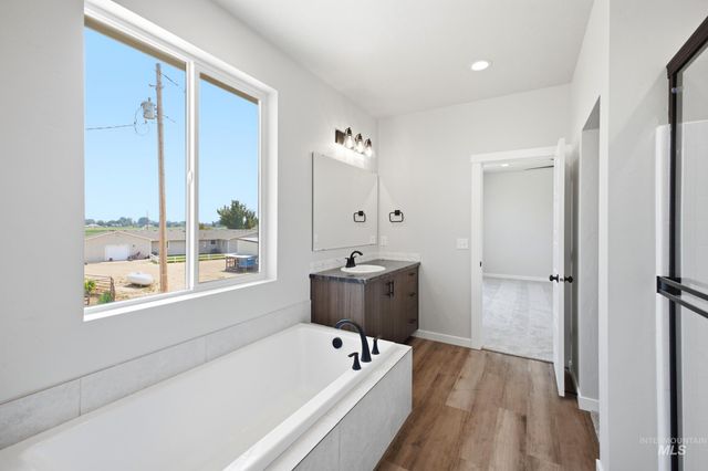 4251 E Rincon Dr, Meridian, ID 83642