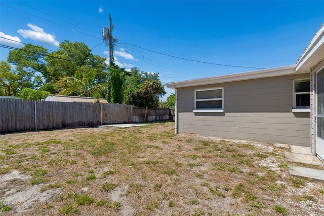 9228 82ND WAY, Seminole, FL 33777