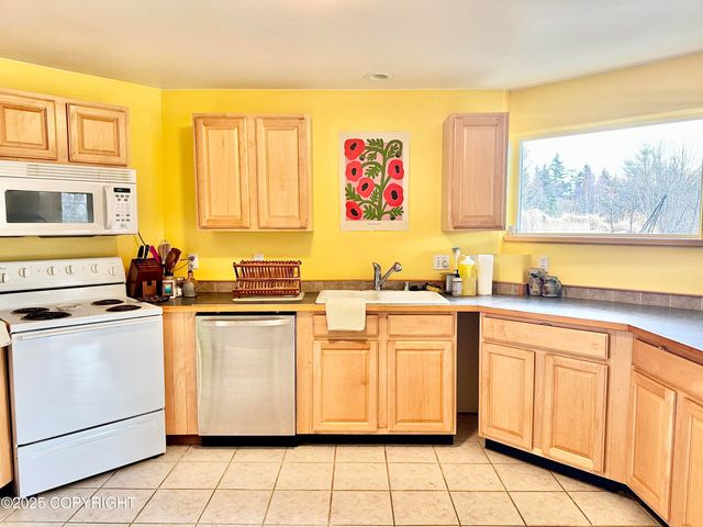 4735 Tamara Street, Homer, AK 99603