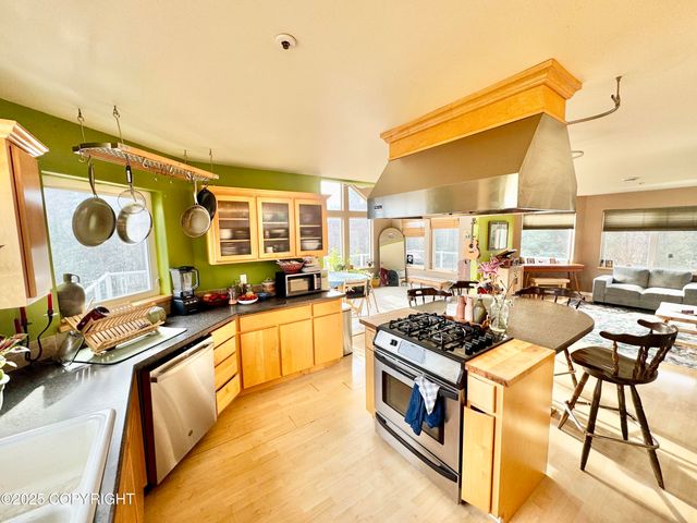 4735 Tamara Street, Homer, AK 99603