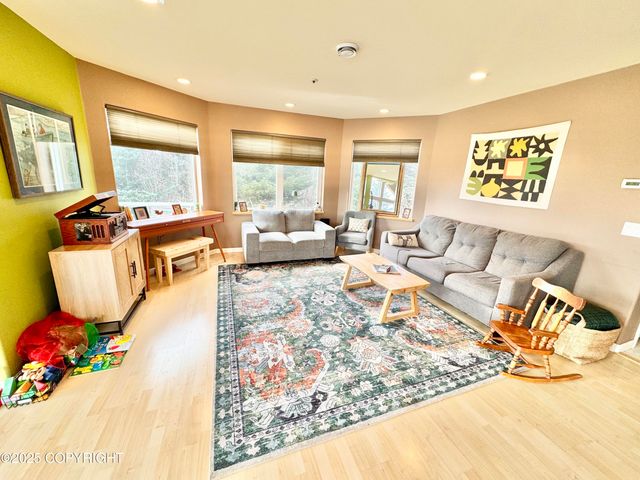 4735 Tamara Street, Homer, AK 99603