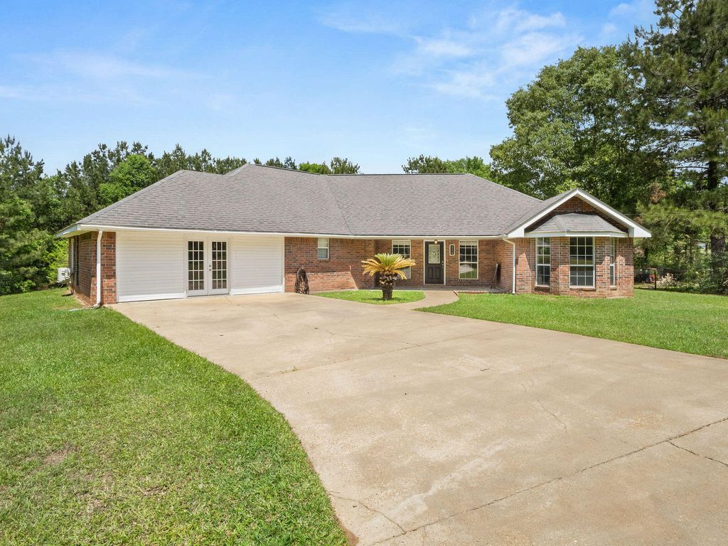 212 Section Line, Leesville, LA 71446