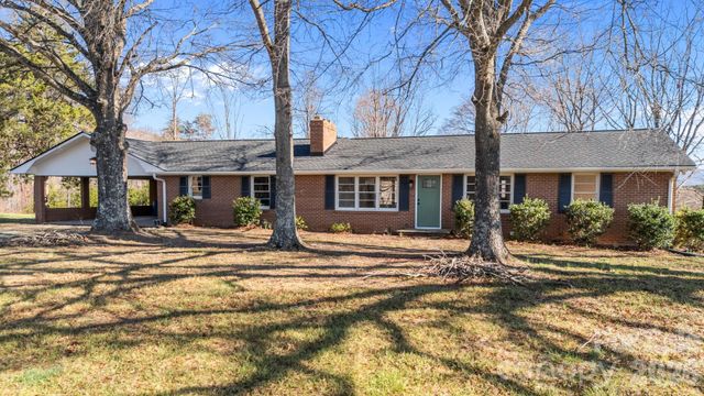 1250 Badgett Road, King, NC 27021