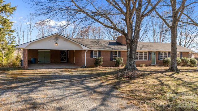 1250 Badgett Road, King, NC 27021