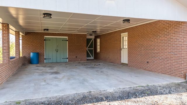 1250 Badgett Road, King, NC 27021