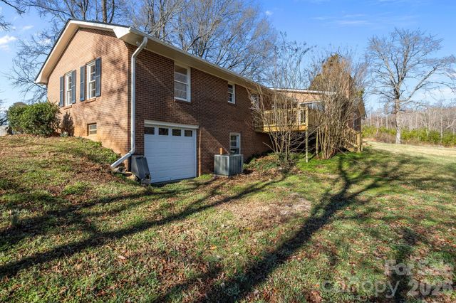 1250 Badgett Road, King, NC 27021